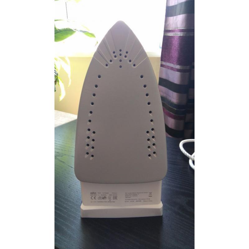 Iron Braun TexStyle 3 and Ironing Ioard Minky.