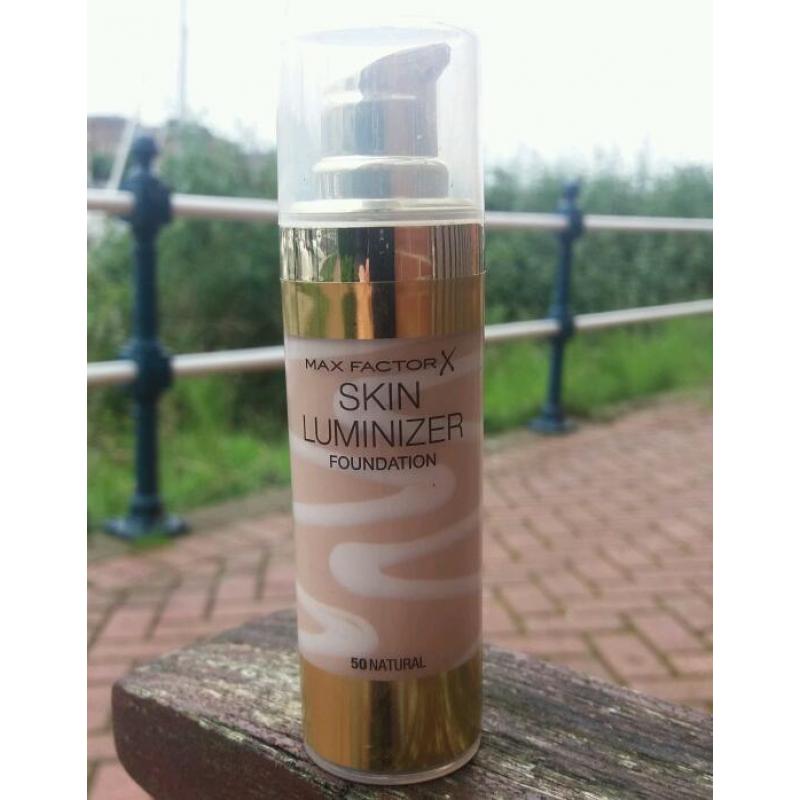 Max Factor Foundation - Natural
