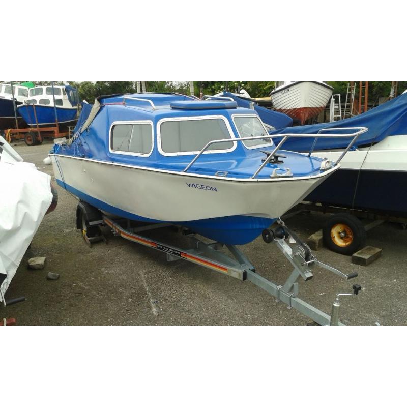17 ft Microplus 501 fast fishing/river cruiser cabin boat.