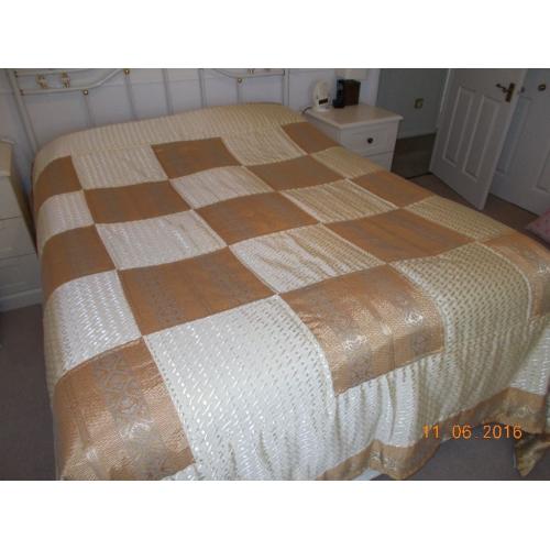 Super King Size Bedspread Set in Gold