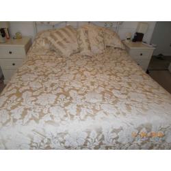 King Comforter Set( Isabella) incl Comforter/Valance/Cushions/Pillow shams