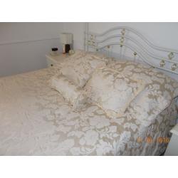 King Comforter Set( Isabella) incl Comforter/Valance/Cushions/Pillow shams