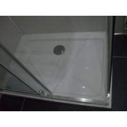 BRAND NEW SHOWER TRAY 1000 x 700 AND WASTE .BOTH IN ORIGINAL BOXES.