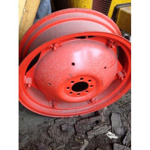 28" tractor wheel rim Dexta Ferguson