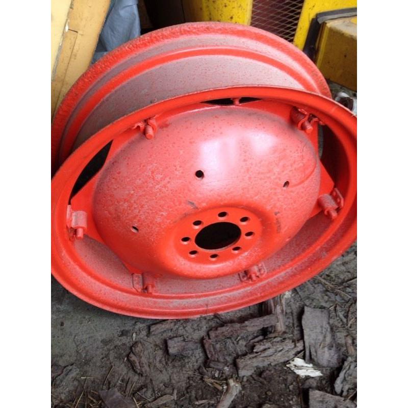 28" tractor wheel rim Dexta Ferguson