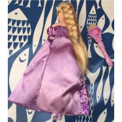 Disney princess Tangled sing & glow Rapunzel doll