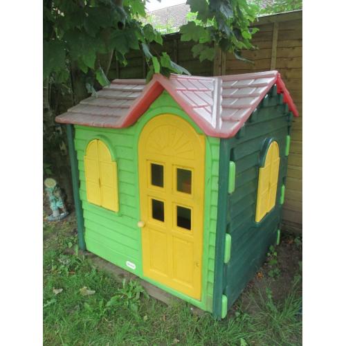 LIttle Tikes Play House Country Cottage