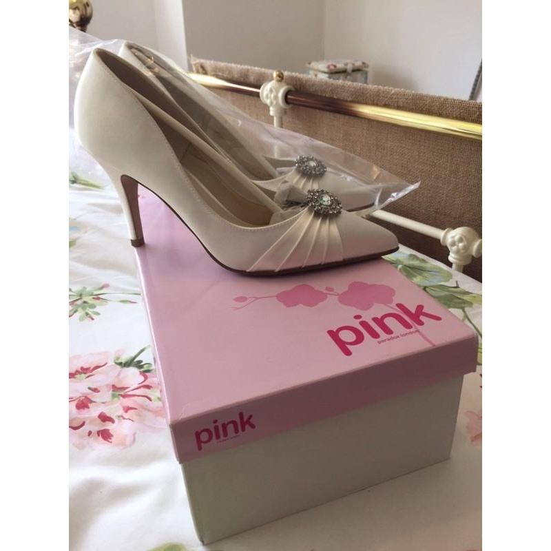 Ivory wedding shoes by Pink