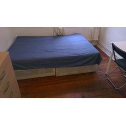 VERY BIG AND COMFY ROOM IN MARE STREET!! AWESOME FLATMATES!