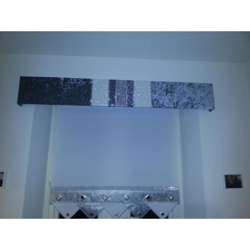 Ex Display/Demo 7ft pelmet