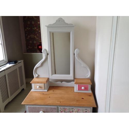 Beautiful Shabby Chic Dressing Table Chest of Drawers