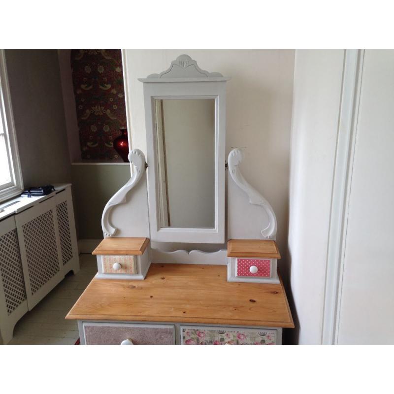Beautiful Shabby Chic Dressing Table Chest of Drawers