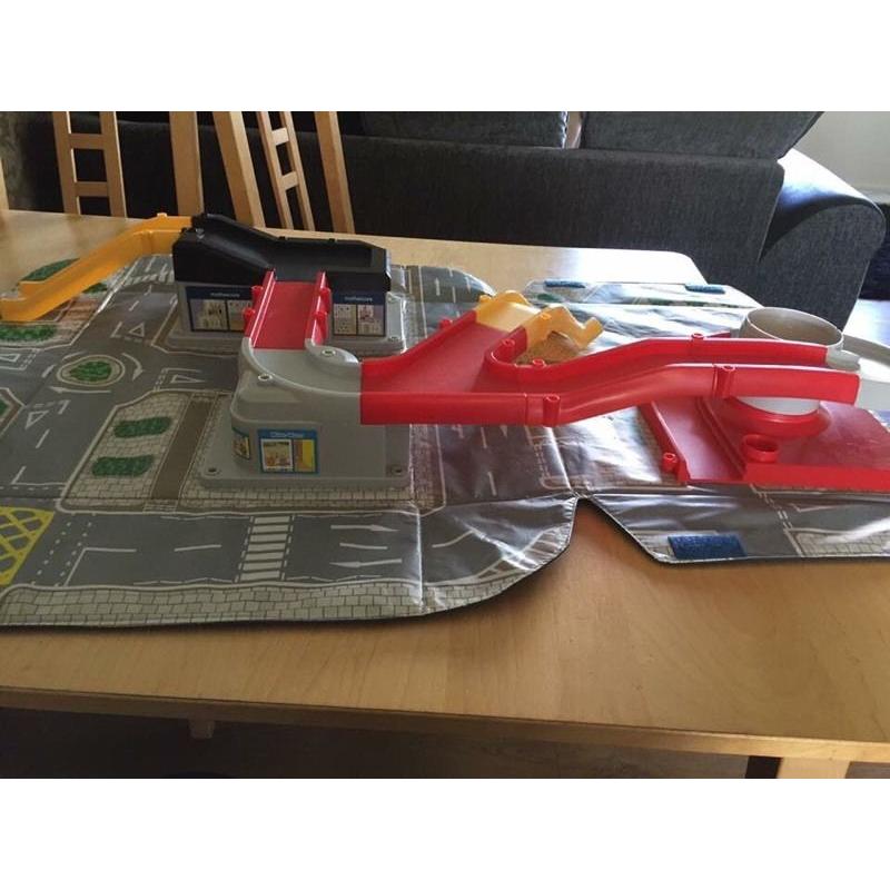 Elc big city carry along garage