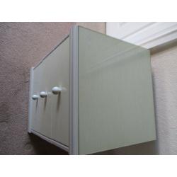 CHIC chest of drawers