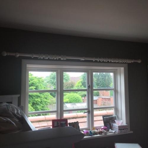 Lovely curtain pole 2.4m with rings