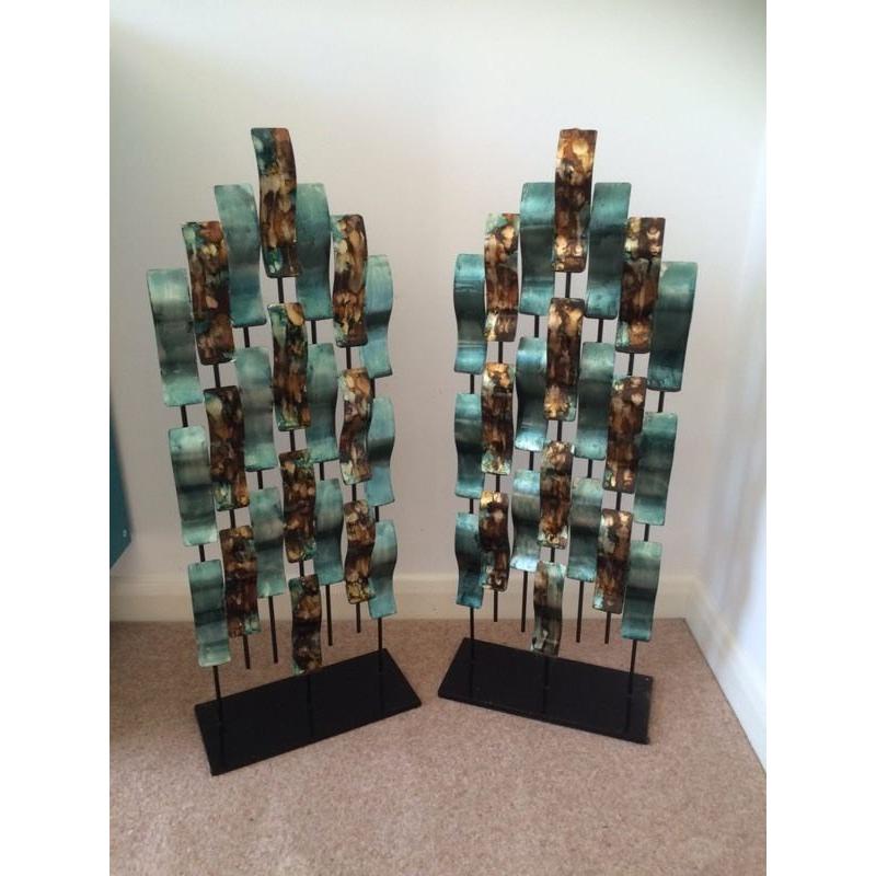 Metal art stands