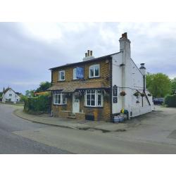 Live in couple required to work in kitchen and bar in a busy country pub