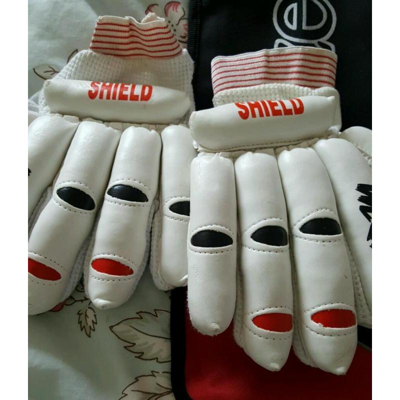 Junior cricket gear