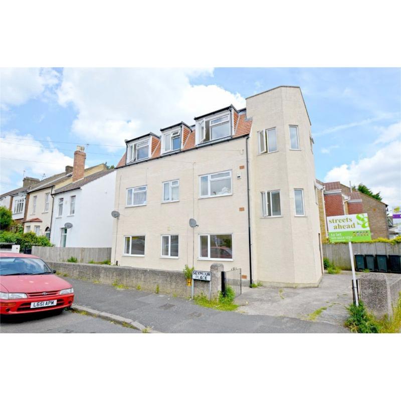 2 bedroom flat, kitchen, bathroom and livingroom AVAILABLE NOW ,Tenant Required Immediately