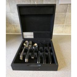 Cutlery set in box