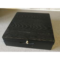 Cutlery set in box