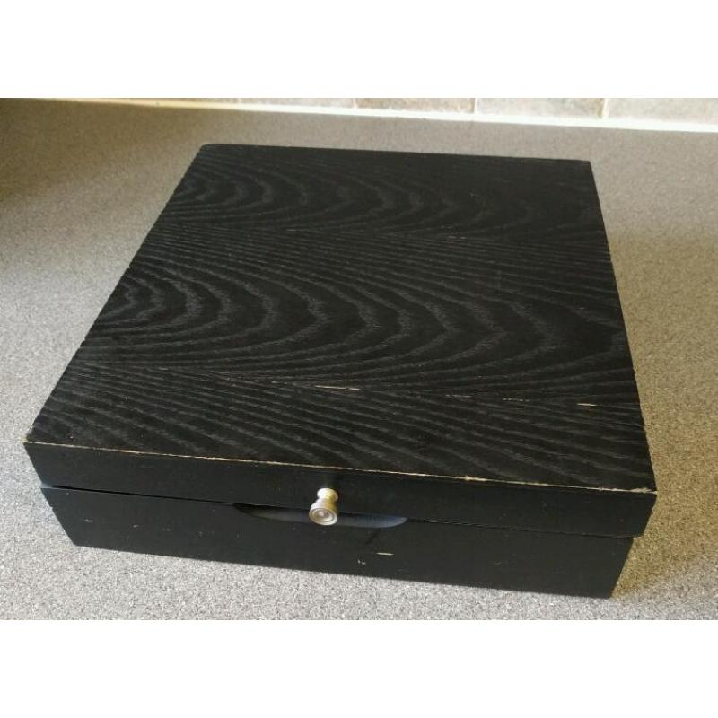 Cutlery set in box
