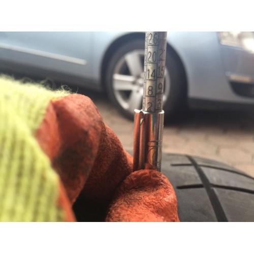 Two 225/45/17 Kumho tyres for sale