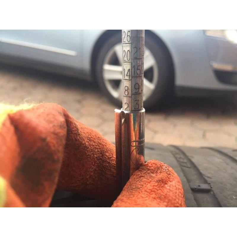 Two 225/45/17 Kumho tyres for sale