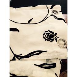 beautiful eyelet curtains