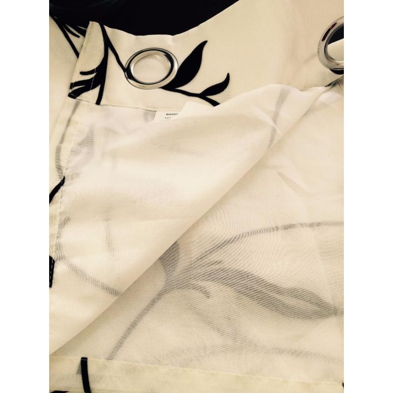 beautiful eyelet curtains