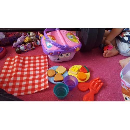 Leap frog picnic basket
