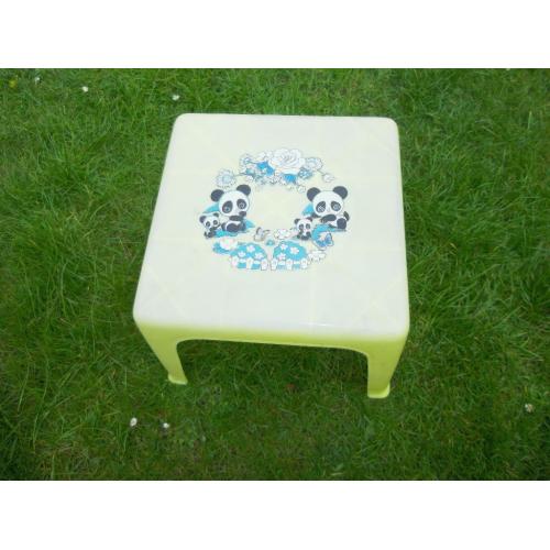 KIDS PLASTIC TABLE
