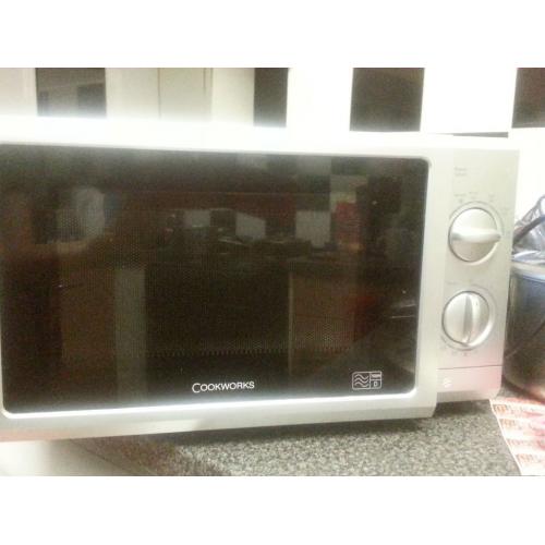 700W Microwave