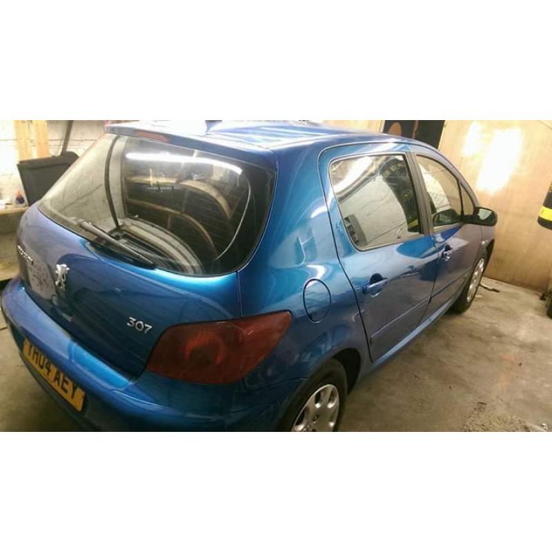 Peugeot 307 blue 5 door 1.4 litre No MOT