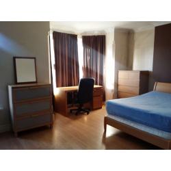 ice Double room near forest field tram stop. NTU students