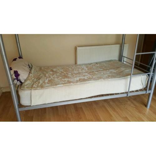 Rent shareroom 70 per week bills included Woolwich Arsenal