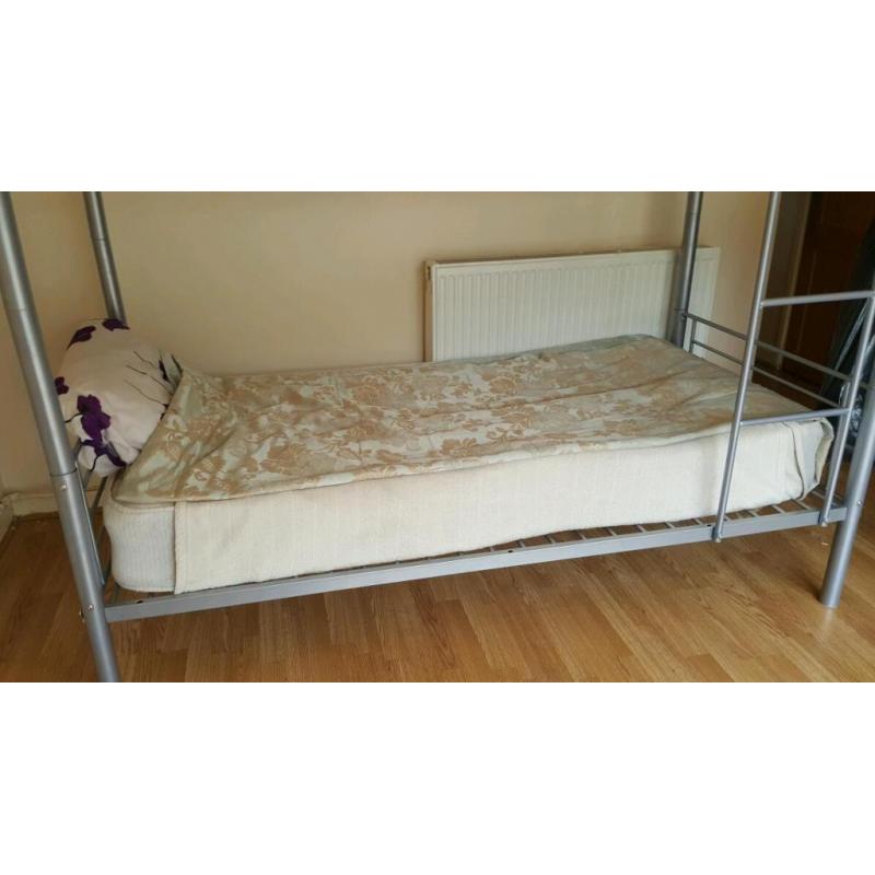 Rent shareroom 70 per week bills included Woolwich Arsenal