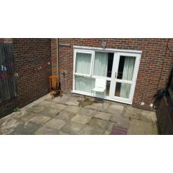 Rent shareroom 70 per week bills included Woolwich Arsenal