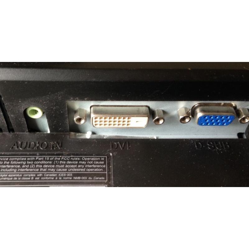 19 inch Viewsonic vg920 LCD TFT , VGA, DVI laptop PC computer Screen Monitor with speakers