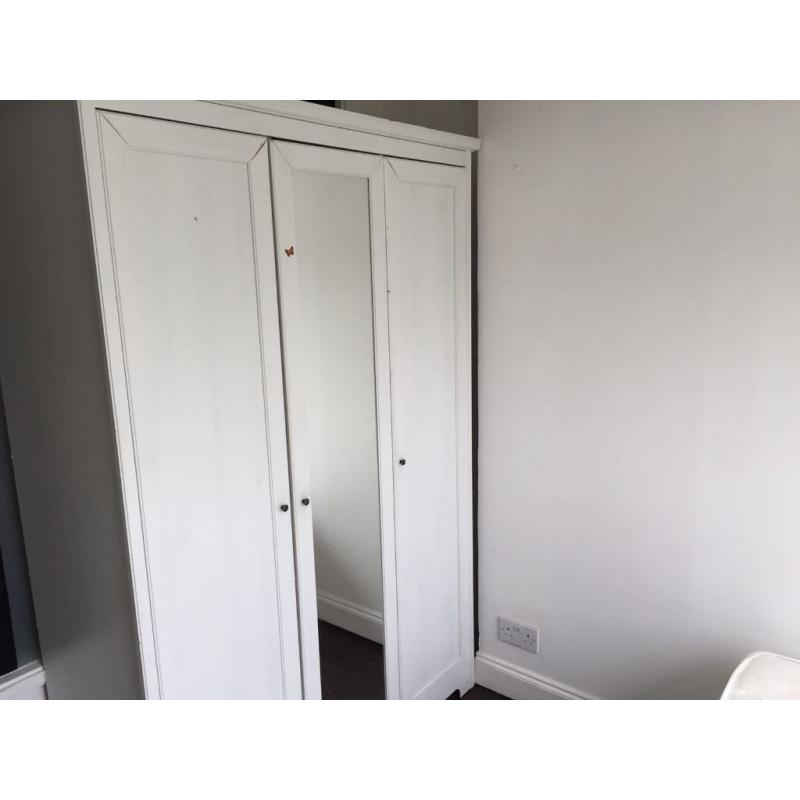Fabulous Single Room In Camden Town **AVAILABLE NOW** !! 37a