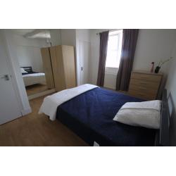 AMAIZING DOUBLE ROOM AVAILABLE NOW ** TWO MONTH STAY** !! 51L