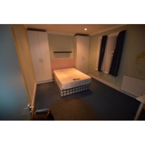 HABITACIONES SINGLES, DOBLES, PARA COMPARTIR, STUDIOS... LISTAS PARA ENTRAR!!! TODO INCLUIDO!!!
