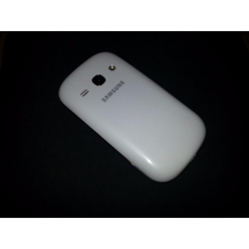 Samsung Galaxy Fame White Boxed Tesco Network & Samsung GT E2121b Black Unlocked.