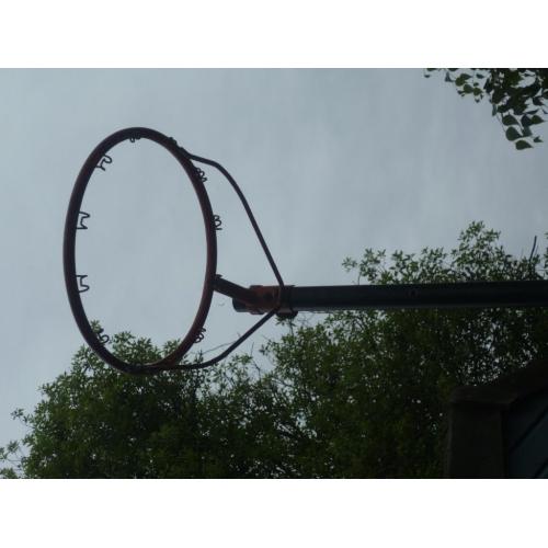 FREESTANDING NETBALL POST