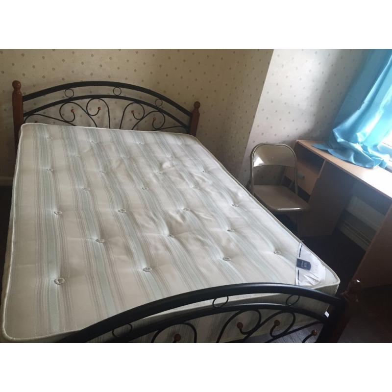 AVAILABLE NOW!! - A Semi double room in Shadwell E1 Area for Single Person:-:-: