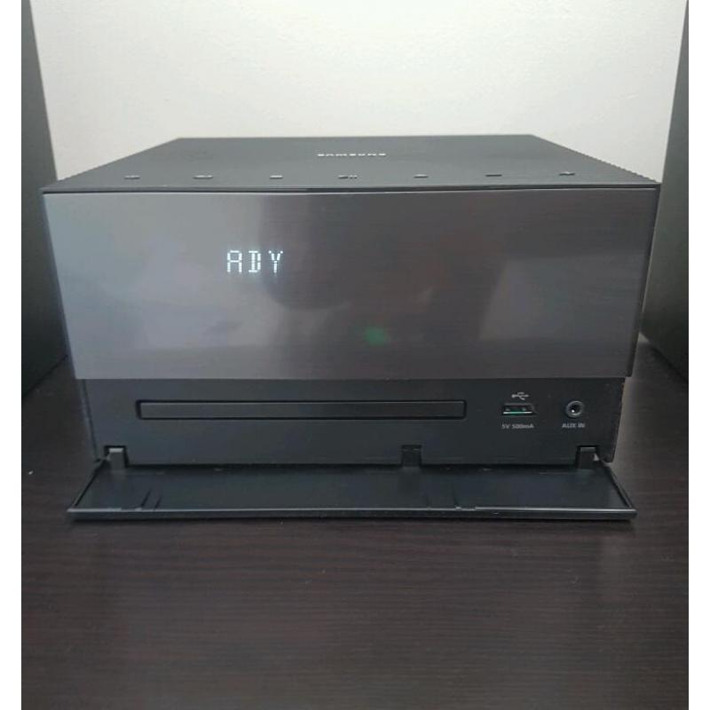 Samsung MMJ 330 Micro Hi-Fi with Bluetooth