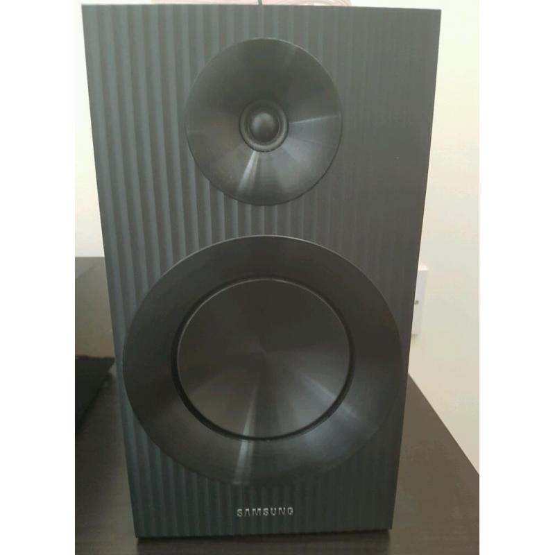 Samsung MMJ 330 Micro Hi-Fi with Bluetooth