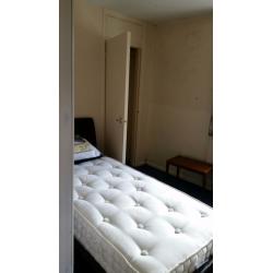 Sigle room to rent