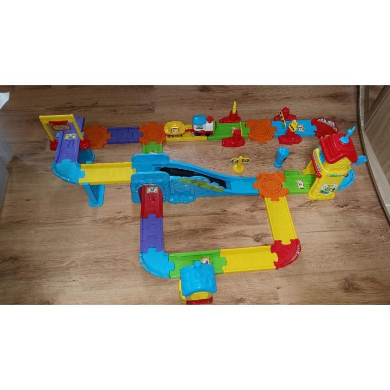 Vtech Toot Toot Train Track Set