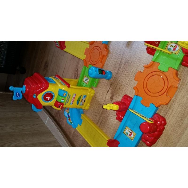 Vtech Toot Toot Train Track Set
